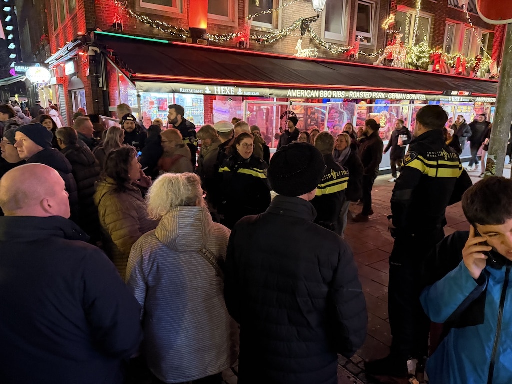 Bolkerstraße wird wegen Überfüllung zur Einbahnstraße © LB / Manfred Fammler Bolkerstraße wird wegen Überfüllung zur Einbahnstraße © LB / Manfred Fammler