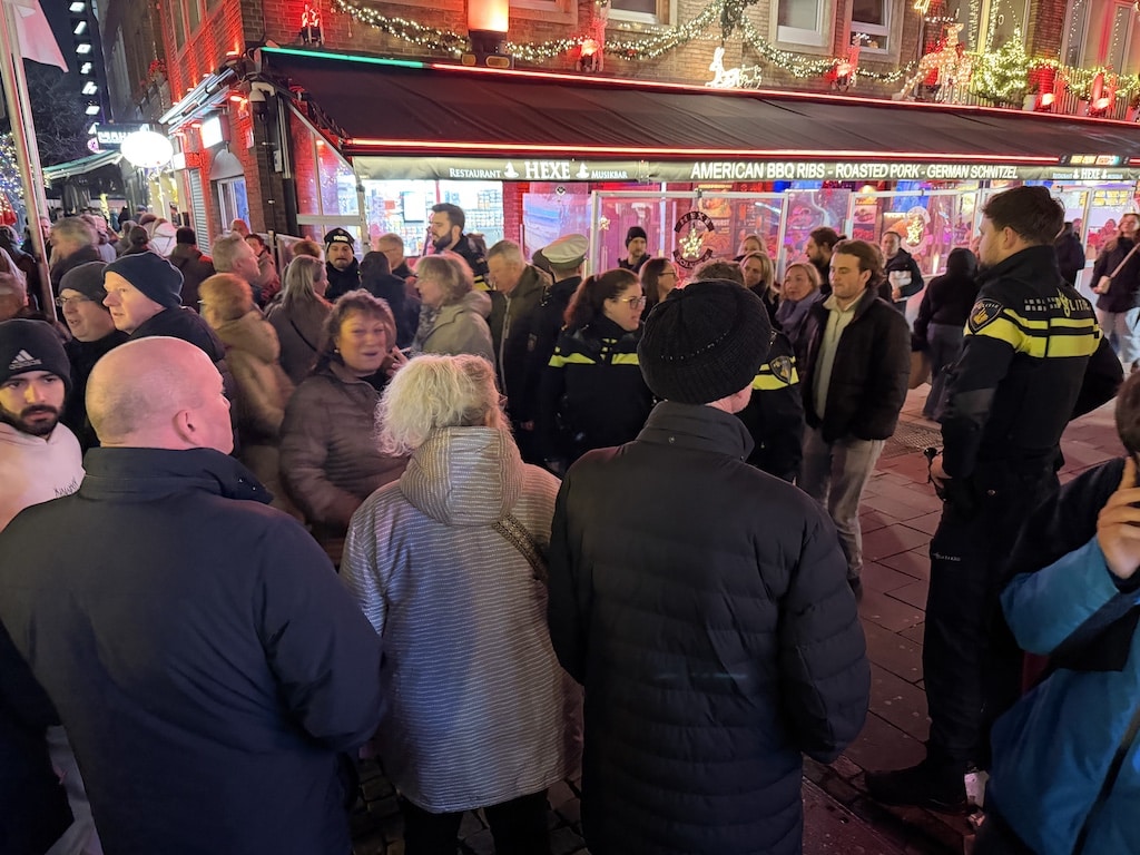 Bolkerstraße wird wegen Überfüllung zur Einbahnstraße © LB / Manfred Fammler Bolkerstraße wird wegen Überfüllung zur Einbahnstraße © LB / Manfred Fammler