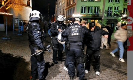 Starker Polizeieinsatz gegen Feuerwerkskörper in der Altstadt zu Silvester