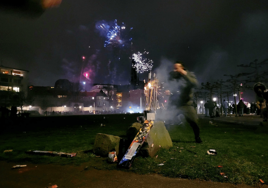Trotz des Feuerwerksverbots in der Altstadt wurde in vielen Fällen Feuerwerk gezündet. © Ludig Krause
