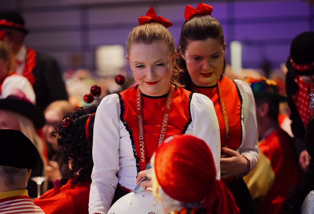 Die Perlen vom Rosenkranz beim Spendensammeln © KakaJu Archiv – Michael Dahmen.