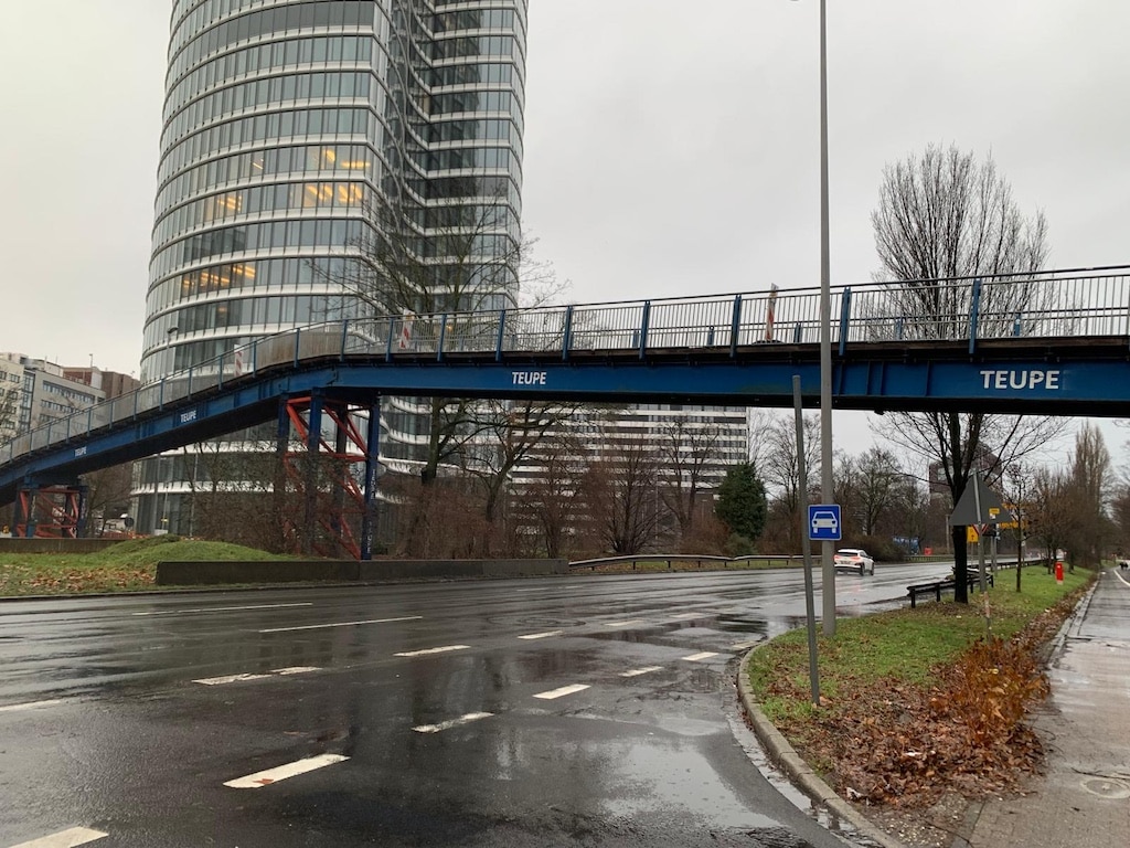 Fußgängerbehelfsbrücke Kennedydamm © LB / Olaf Oidtmann